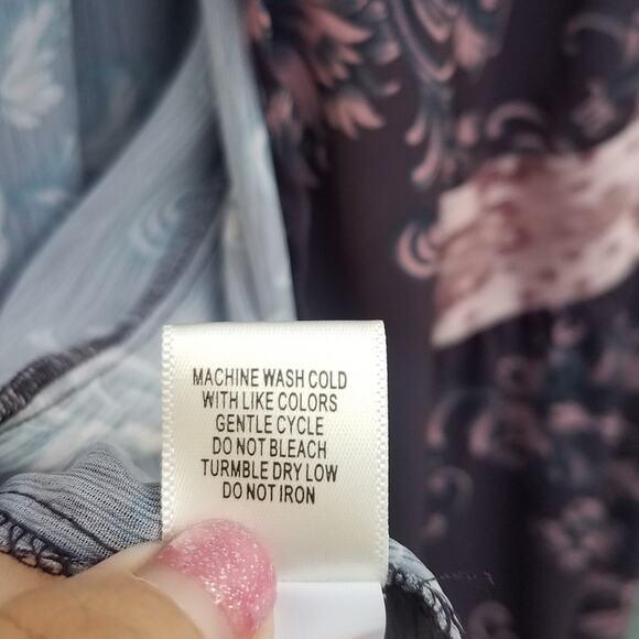 Velvet Long Sleeve Cover-up w/ Tassels Paisley - Picture 7 of 7